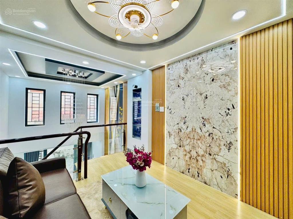 Bán nhà vị trí cực đẹp thích quảng đức phú nhuận sát mặt tiền