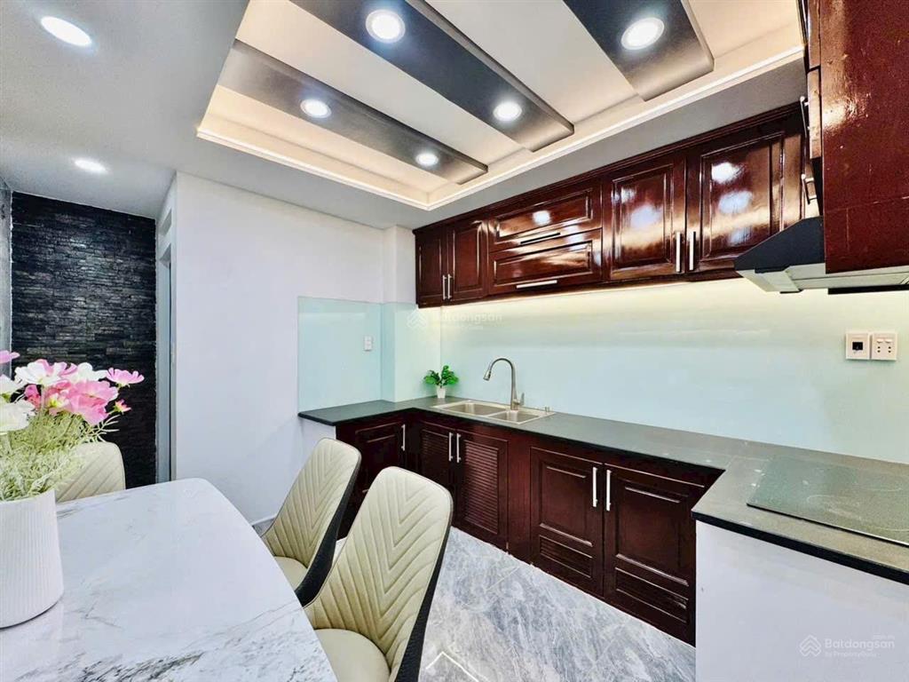 Bán nhà vị trí cực đẹp thích quảng đức phú nhuận sát mặt tiền