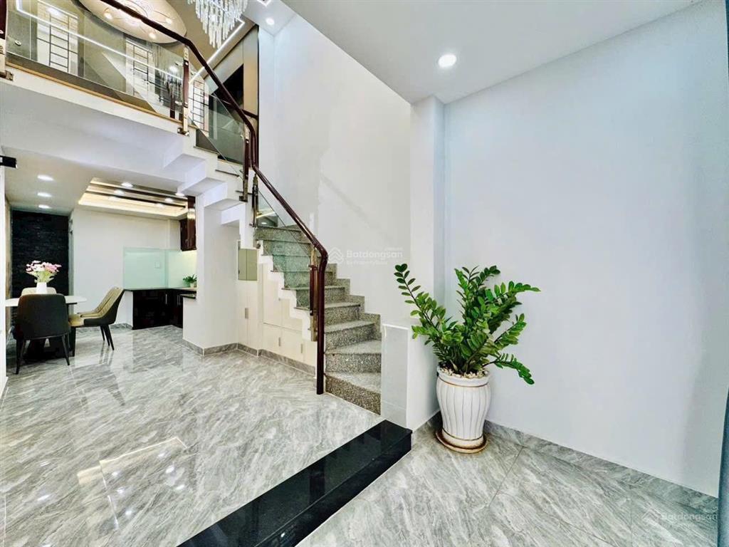 Bán nhà vị trí cực đẹp thích quảng đức phú nhuận sát mặt tiền