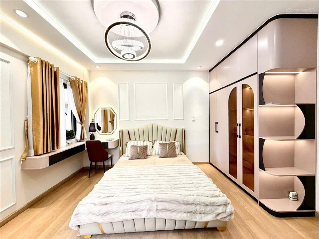 Bán nhà đẹp huỳnh văn bánh, p13, phú nhuận, hẻm vip