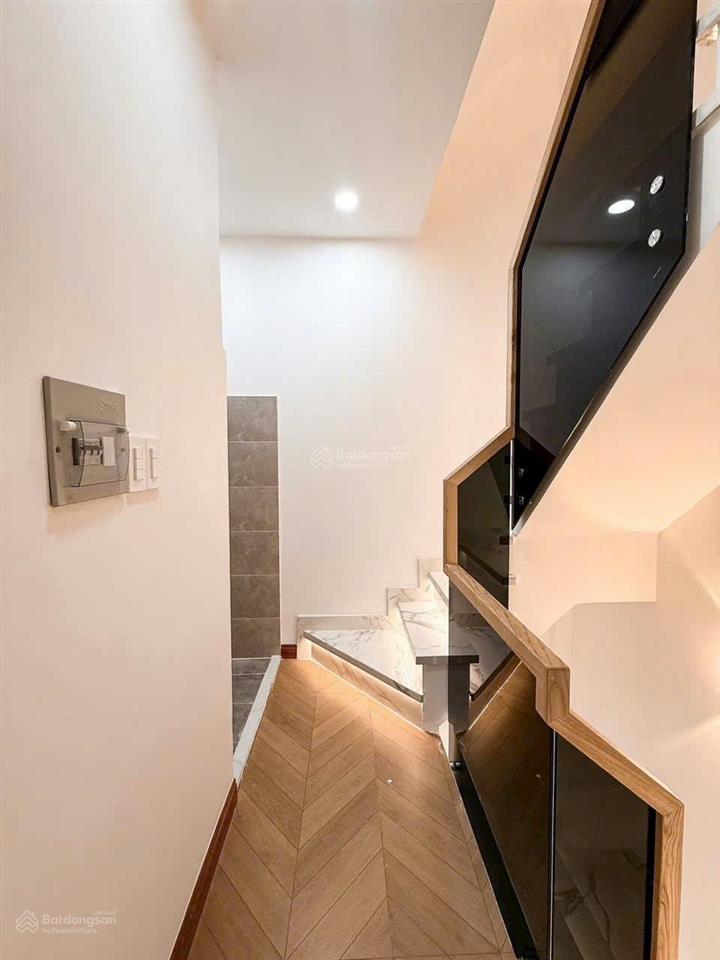 Bán nhà đẹp võ văn tần, phường 5, quận 3, sát mặt tiền