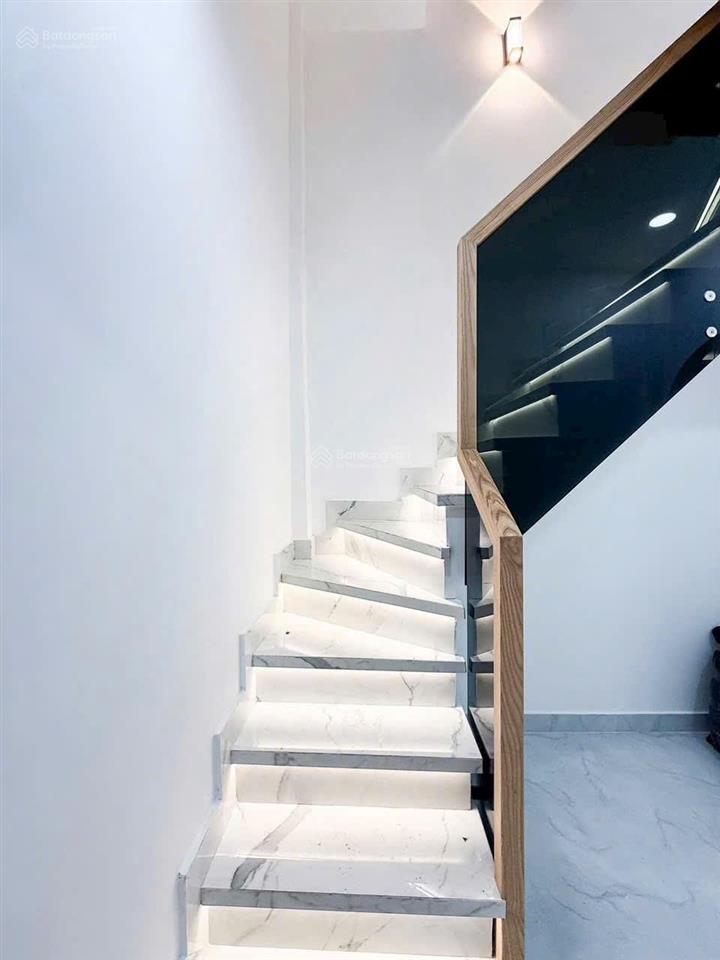 Bán nhà đẹp võ văn tần, phường 5, quận 3, sát mặt tiền