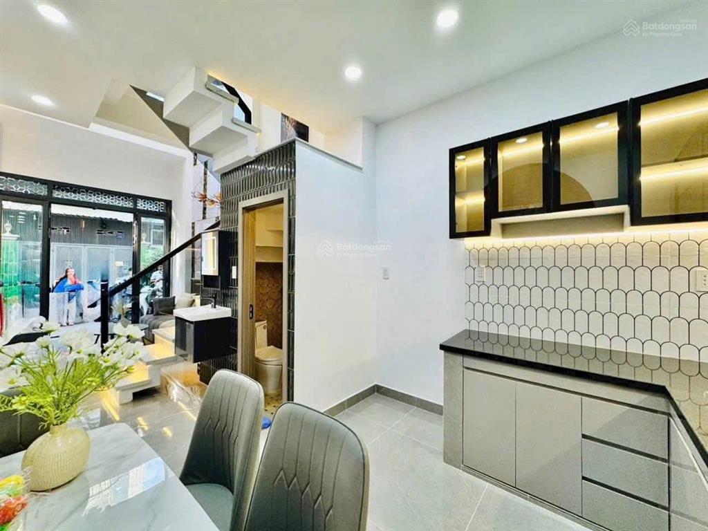 Bán nhà tuyệt đẹp đường nguyễn kiệm p3 gò vấp giá chỉ hơn 5 tỷ