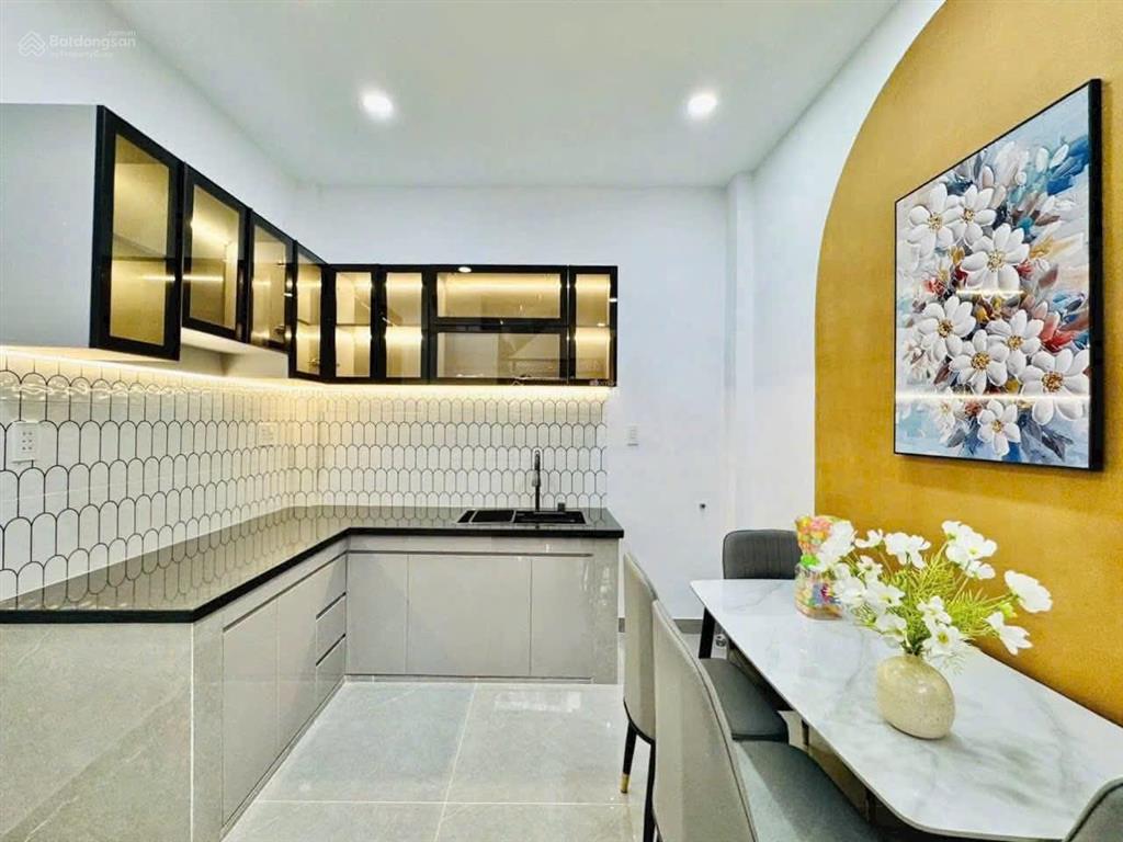 Bán nhà tuyệt đẹp đường nguyễn kiệm p3 gò vấp giá chỉ hơn 5 tỷ