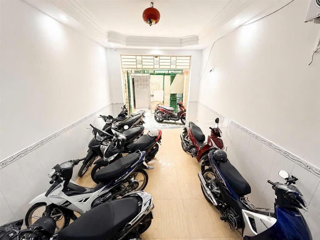 Bán chdv đường nguyễn thượng hiền bình thạnh thu nhập sẵn 33 tr/tháng