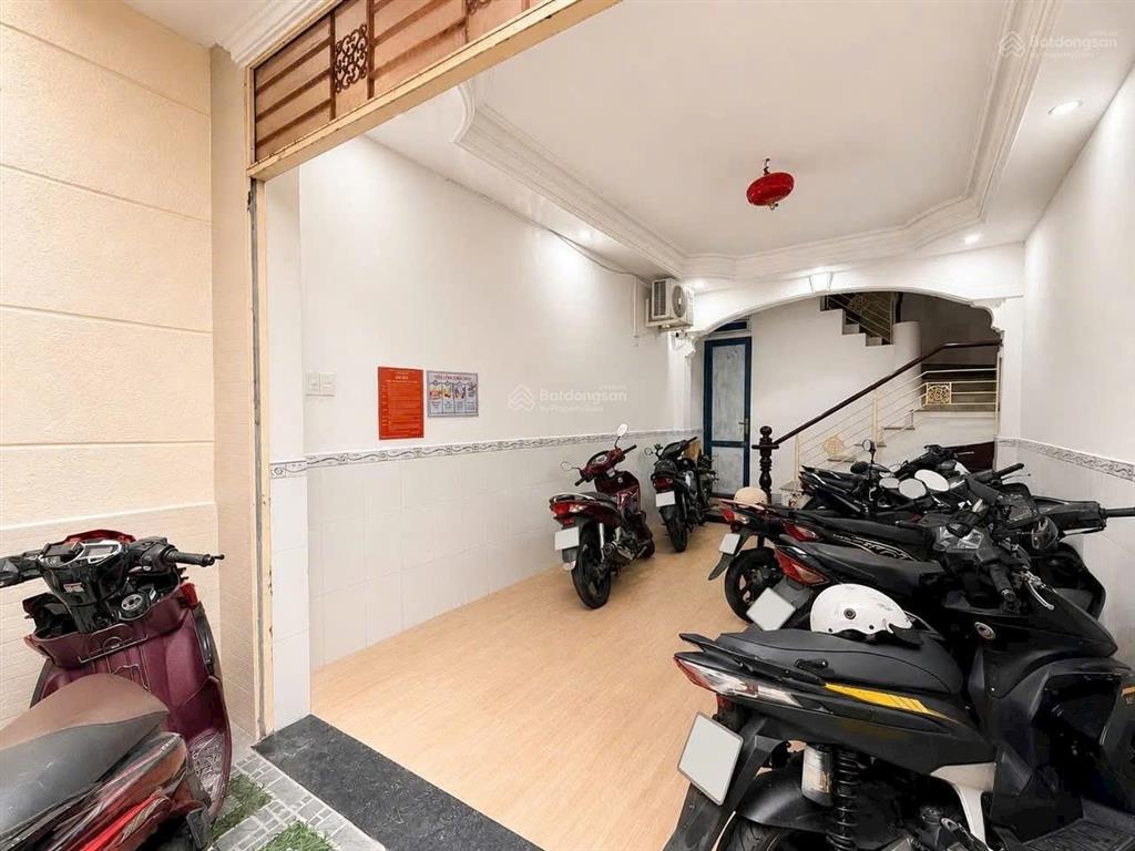 Bán chdv đường nguyễn thượng hiền bình thạnh thu nhập sẵn 33 tr/tháng