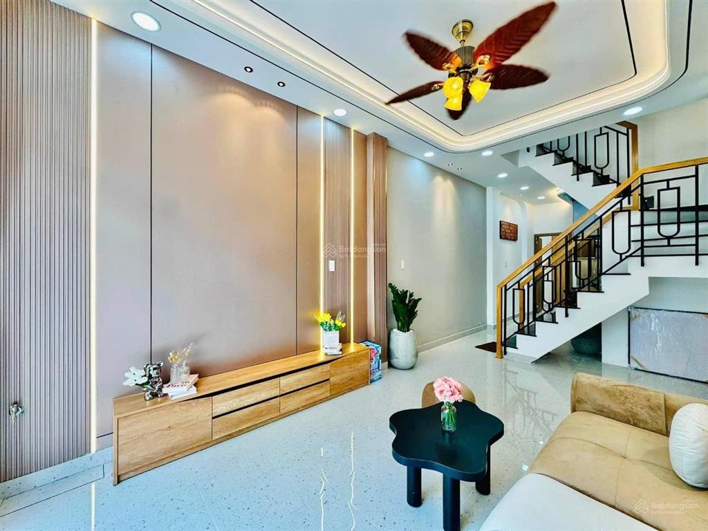 Bán nhà mặt tiền duy tân p13 phú nhuận kinh doanh tốt giá tốt