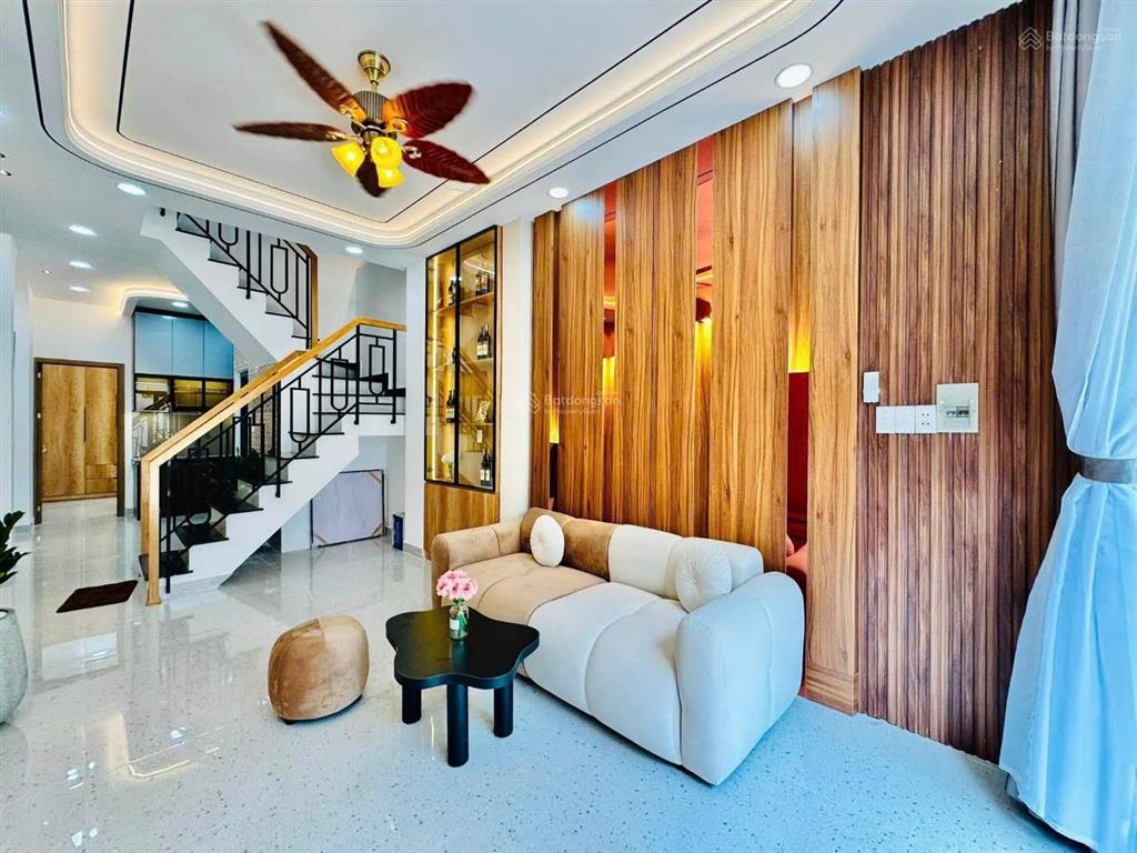 Bán nhà mặt tiền duy tân p13 phú nhuận kinh doanh tốt giá tốt
