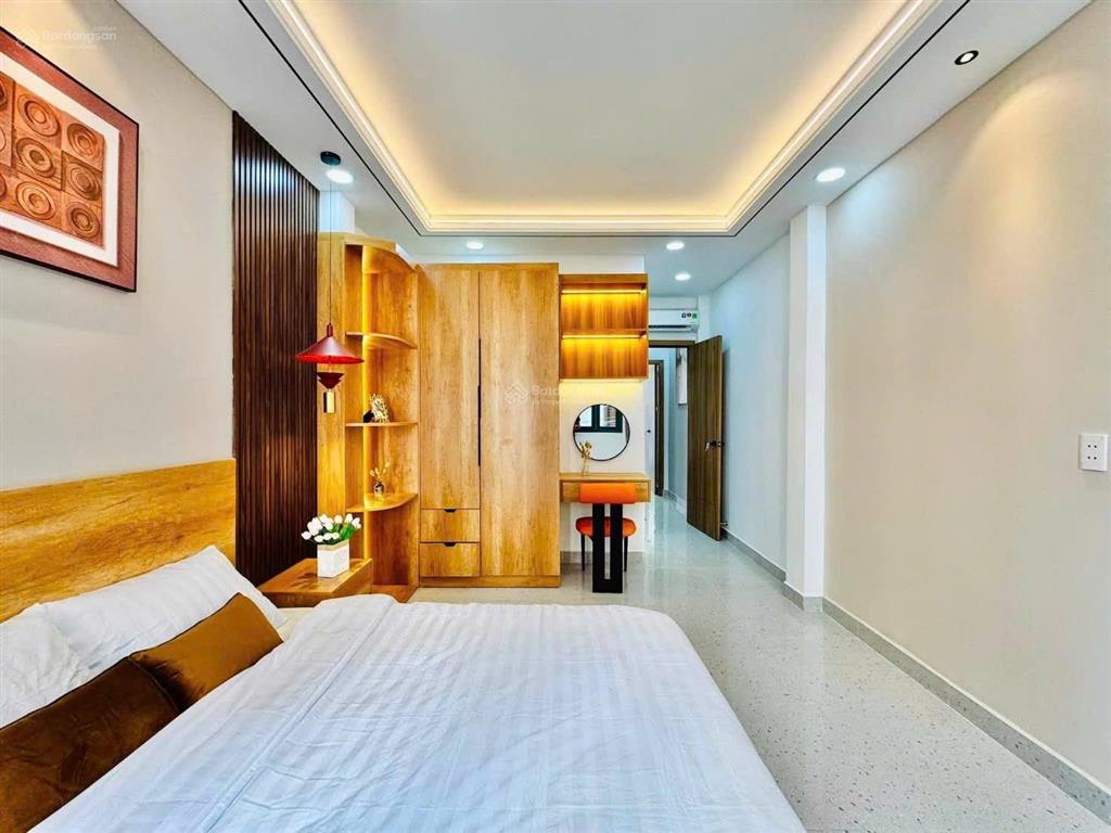 Bán nhà mặt tiền duy tân p13 phú nhuận kinh doanh tốt giá tốt