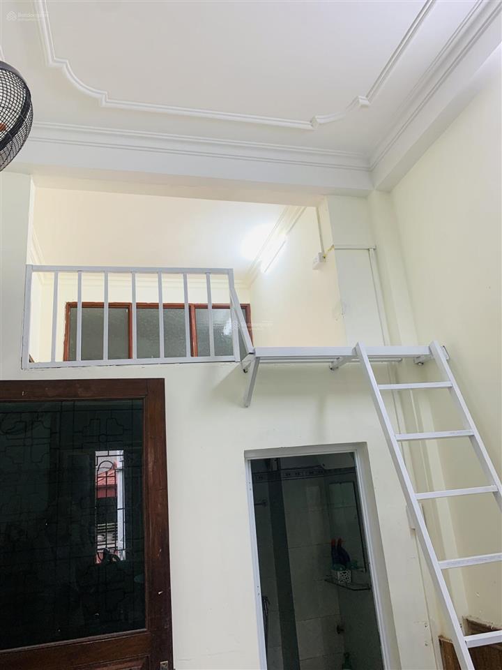 Chính chủ cho thuê toàn bộ nhà mặt phố pháo đài láng làm văn phòng, kinh doanh được luôn