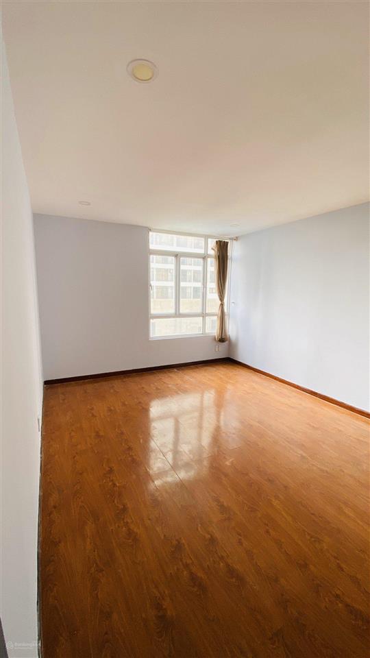 Cần bán căn hộ giai việt  856 tạ quang bửu, dt 150m2, 3 phòng ngủ, 2wc, giá 6.2 tỷ,  0918 292 ***