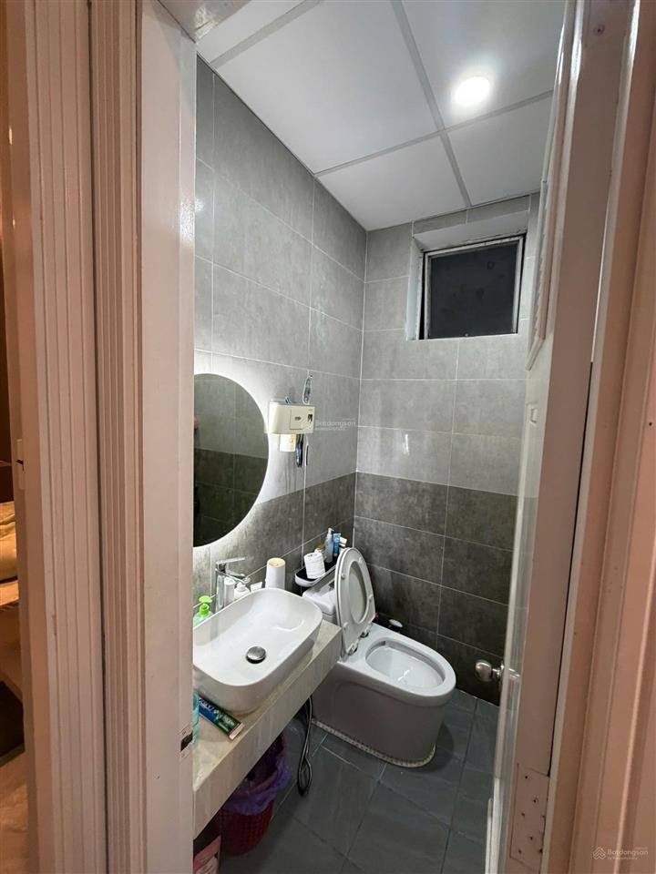 Cần cho thuê căn hộ officetel lavida plus q7 ,dt 43m2, nhà sạch đẹp, view thoáng mát. giá 9 tr/th,