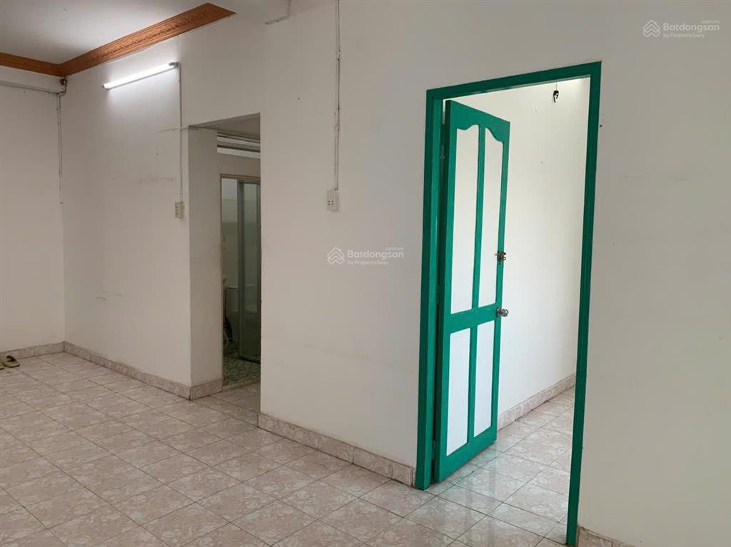 Cần bán gấp căn hộ phan văn trị q5,dt 54m2 gồm 1 pn, 2wc( có thể sửa thành 2 phòng ) nhà có sổ hồng