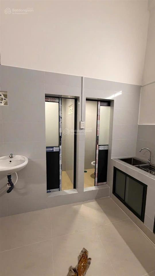 Chung cư phùng hưng quận 5, 3m8 x 16m + lửng, 2pn 1nhà tắm 1 wc sổ hồng sở hữu, giá 2,5 tỷ