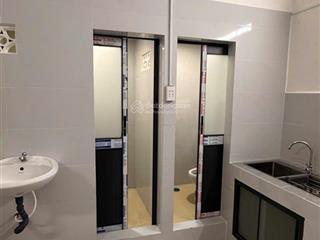 Chung cư phùng hưng quận 5, 3m8 x 16m + lửng, 2pn 1nhà tắm 1 wc sổ hồng sở hữu, giá 2,5 tỷ