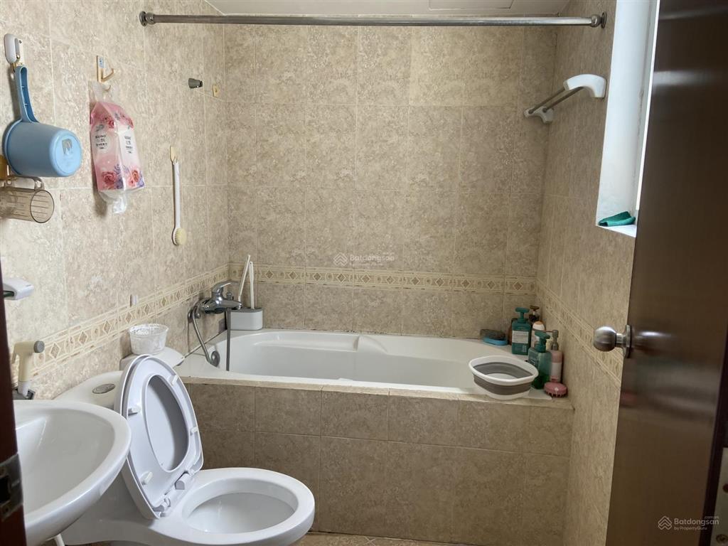 Cần bán chung cư khánh hội 2 bến vân đồn q4, dt 82,5 m², 2 phòng ngủ, 2 wc, giá 5,850 tỷ