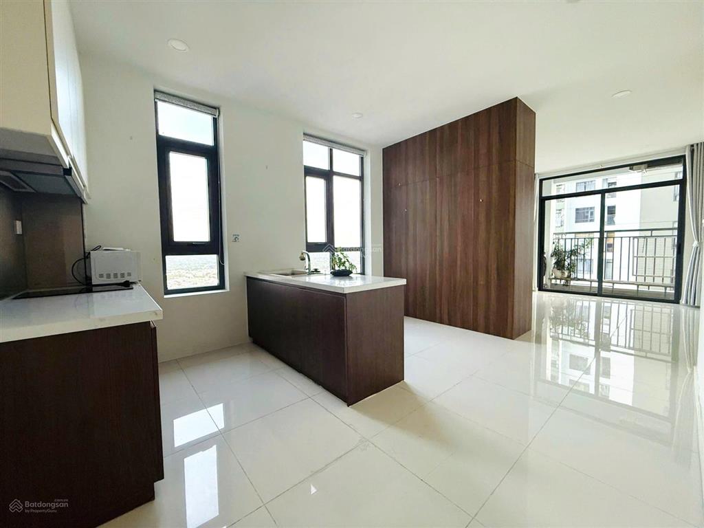 Cần bán căn hộ officetel central premium số 854 tạ quang bửu, p5, q8. dt 44m2 giá 2,95 tỷ
