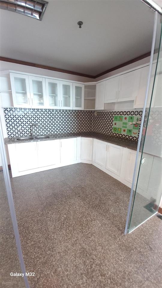 Cần cho thuê căn hộ giai việt  tạ quang bửu, phường chánh hưng. dt 150m, 3pn 2wc nhà sạch đẹp,