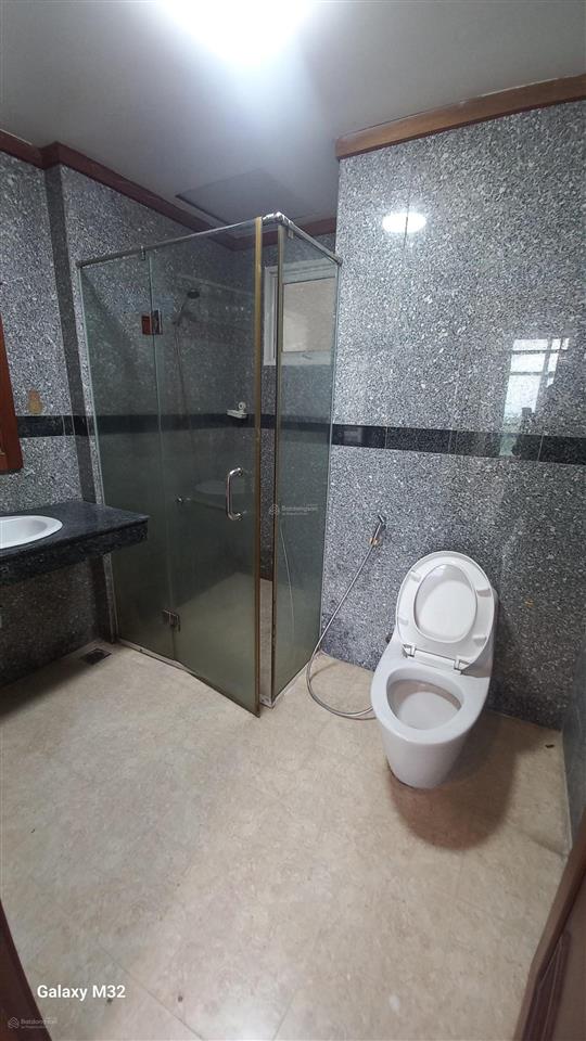 Cần cho thuê căn hộ giai việt  tạ quang bửu, phường chánh hưng. dt 150m, 3pn 2wc nhà sạch đẹp,