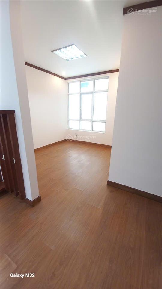 Cần cho thuê căn hộ giai việt, 150m, 3pn 2wc, view hồ bơi, có rèm cửa, bàn ăn, giá 15,5tr/th