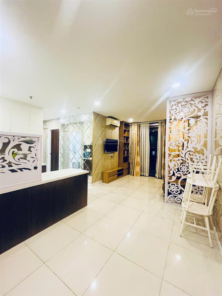 Cho thuê căn hộ central premium dt 70m2, 2pn, 2wc có nội thất. giá 14tr/th, nhà đẹp