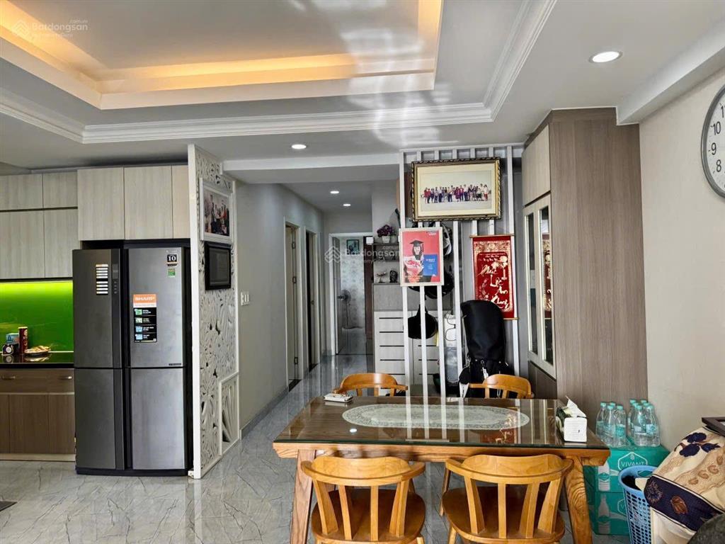 Giá tốt đầu tư cần bán gấp căn hộ diện tích lớn 3 pn view sân gofl green valley tầng cao sổ hồng