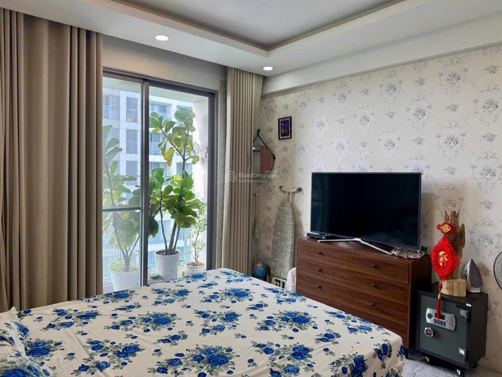 Giá tốt đầu tư cần bán gấp căn hộ diện tích lớn 3 pn view sân gofl green valley tầng cao sổ hồng