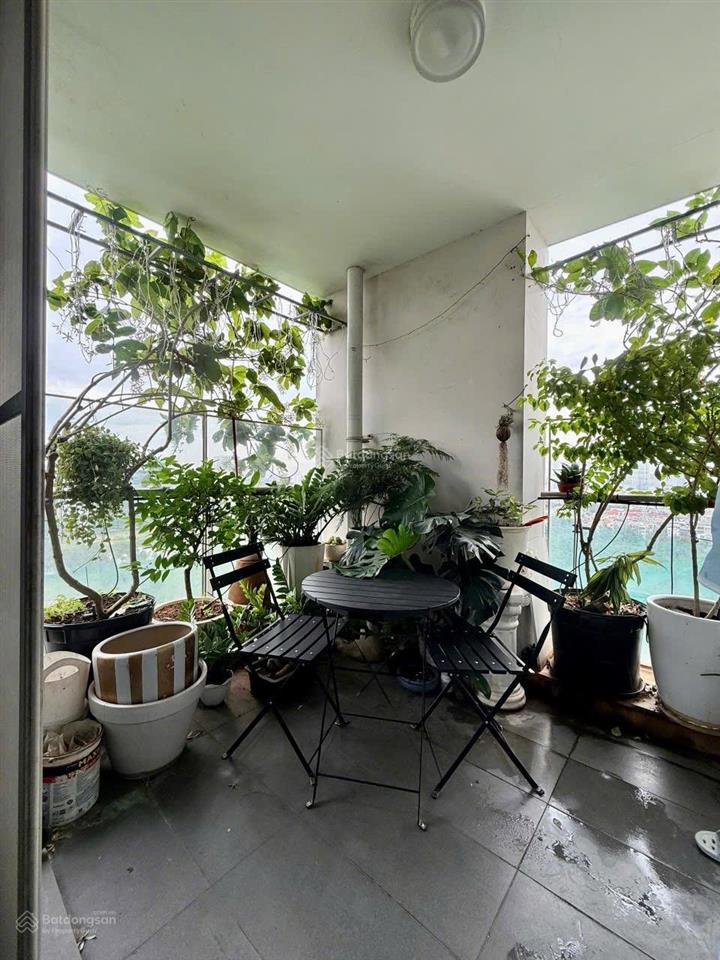Giá tốt đầu tư cần bán gấp căn hộ diện tích lớn 3 pn view sân gofl green valley tầng cao sổ hồng