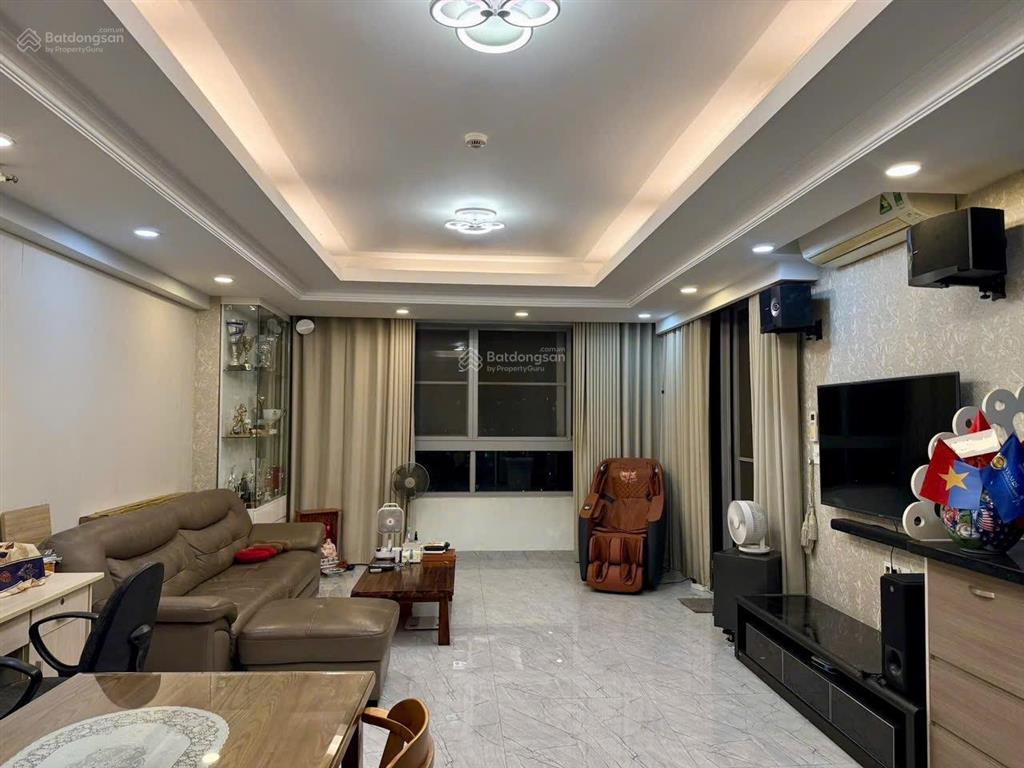 Giá tốt đầu tư cần bán gấp căn hộ diện tích lớn 3 pn view sân gofl green valley tầng cao sổ hồng