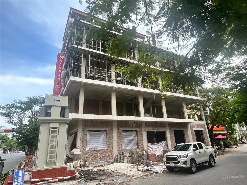 Cho thuê tòa nhà lô góc mặt đường văn cao có thang máy vị trí kinh doanh đắc địa