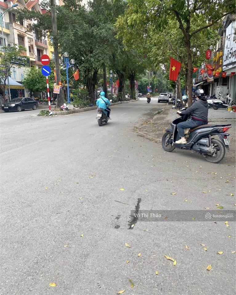 Chính chủ bán nhà tập thể láng hạ, thái hà, 120m, 4 ngủ, 2wc, lô góc, 4 thoáng, có sân để ô tô mp