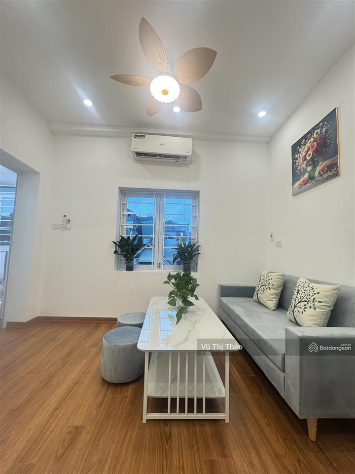 Chính chủ bán nhà tập thể võ thị sáu, quỳnh mai, 45m, 2 ngủ, lô góc, có sân trồng cây, ô tô đỗ cửa.