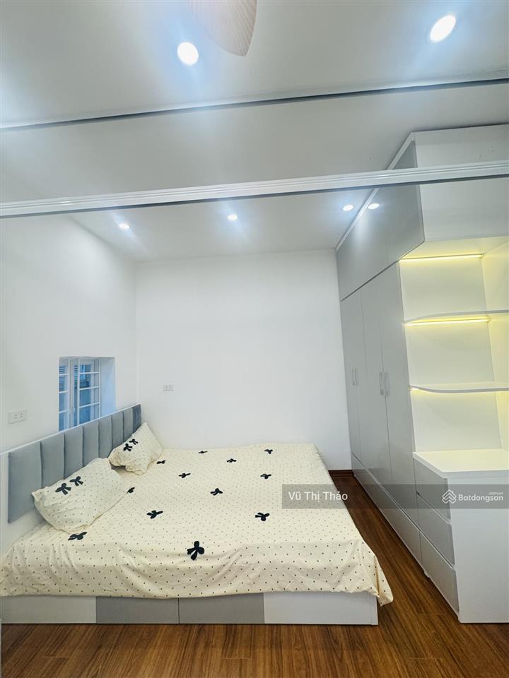Chính chủ bán nhà tập thể võ thị sáu, quỳnh mai, 45m, 2 ngủ, lô góc, có sân trồng cây, ô tô đỗ cửa.