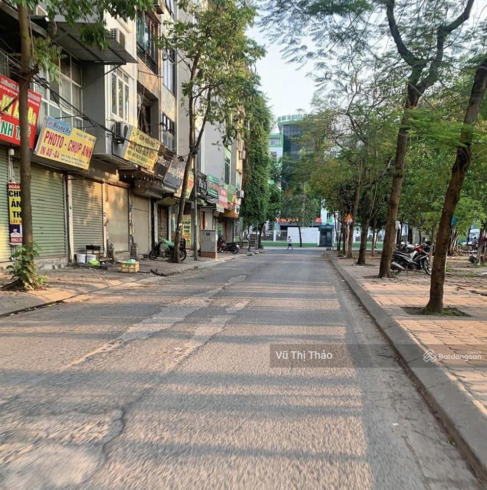 Chính chủ bán nhà tập thể tầng 2 trung tự, đống đa, nhà dân, sổ đỏ hơn 50m2 sd 90m2, 3 ngủ, ô tô đỗ