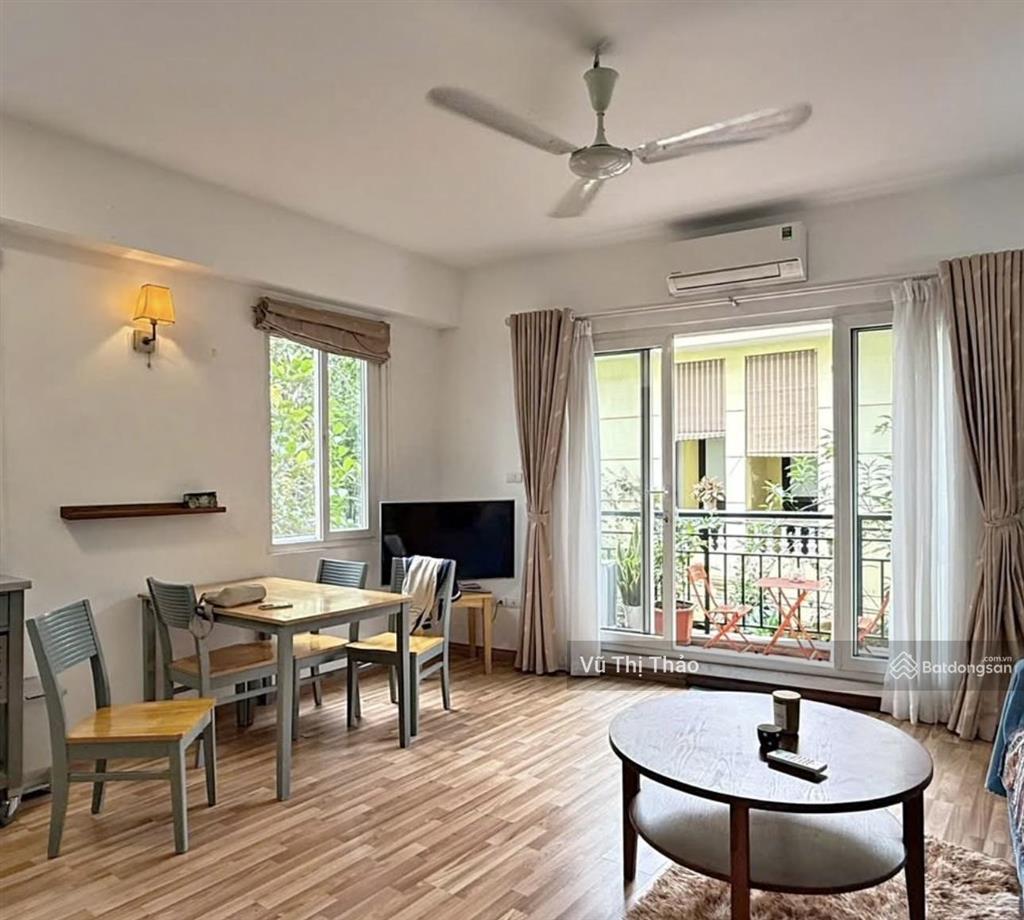 Chính chủ bán nhà tập thể láng hạ, thái hà, 120m2, 4 ngủ, 2wc, lô góc, có sân để xe ô tô miễn phí