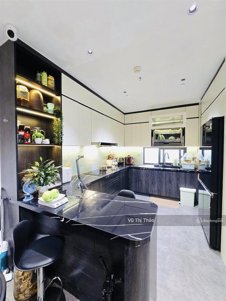 Chính chủ bán nhà chung cư thang máy láng hạ, thái thịnh, 74m, đủ công năng, có hầm, sổ đỏ lâu dài.