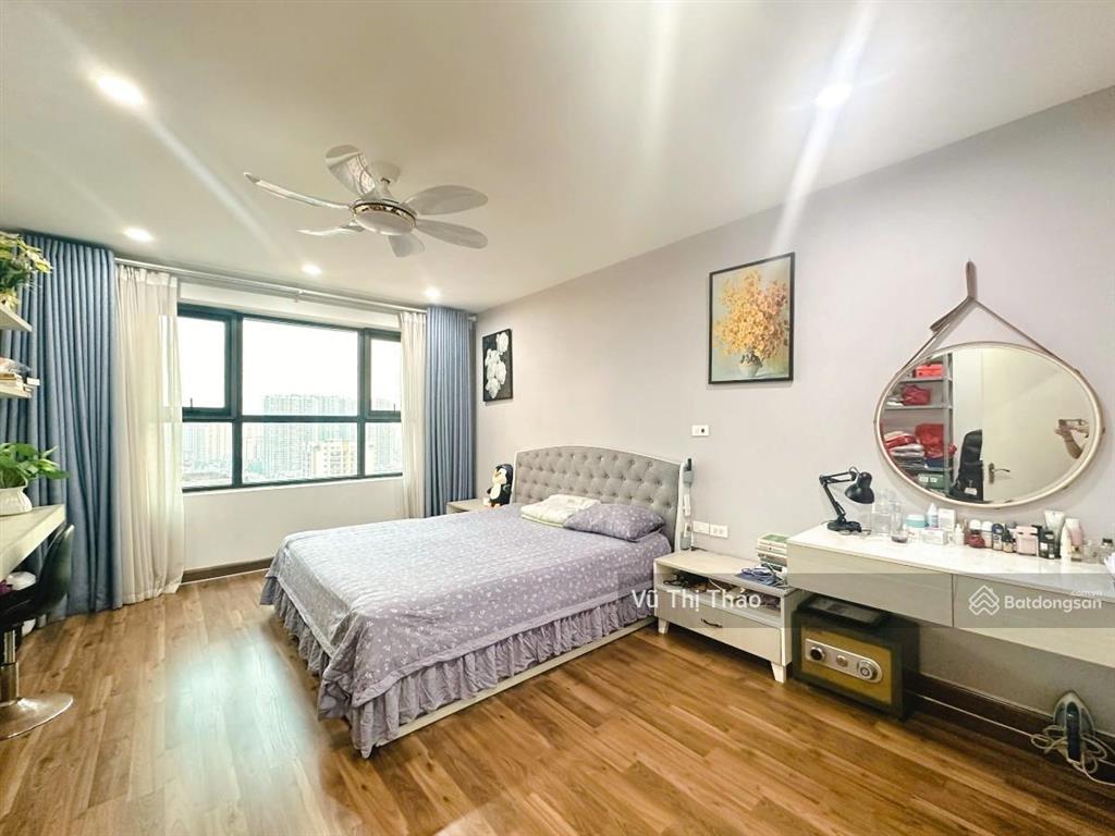 Chính chủ bán nhà chung cư thang máy trần quý kiên, trần đăng ninh, 54m, có bãi xe, sổ đỏ lâu dài