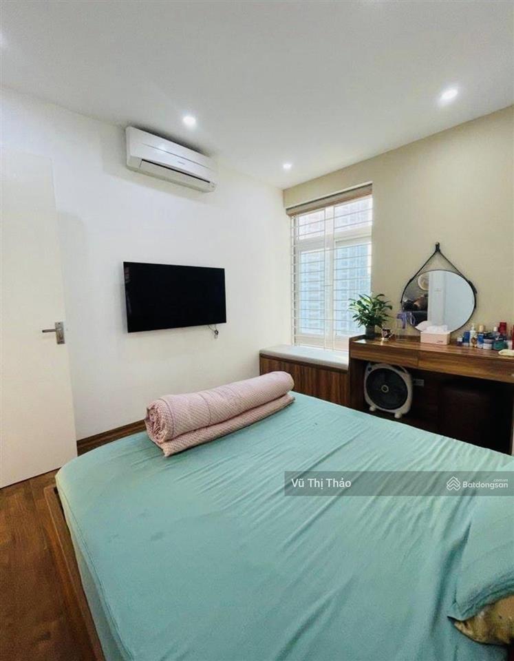 Chính chủ bán nhà tập thể đường phương mai, kim liên, 140m2, mặt phố lớn, sổ đỏ lâu dài, lô góc