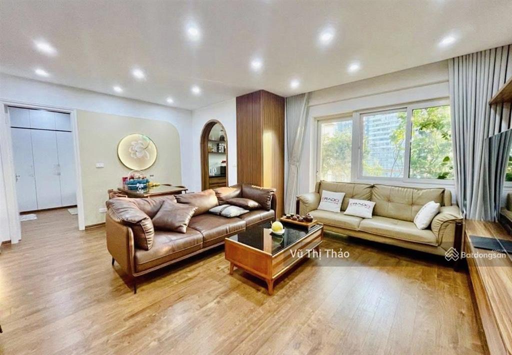 Chính chủ bán nhà tập thể đường phương mai, kim liên, 140m2, mặt phố lớn, sổ đỏ lâu dài, lô góc