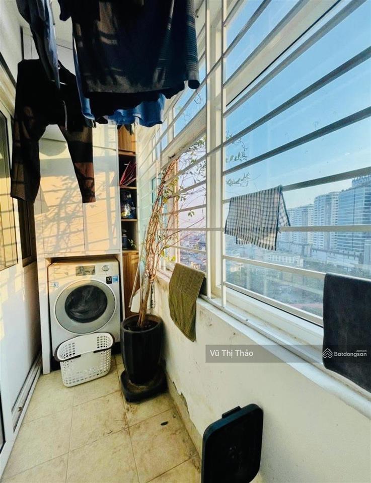 Chính chủ bán nhà tập thể đường phương mai, kim liên, 140m2, mặt phố lớn, sổ đỏ lâu dài, lô góc