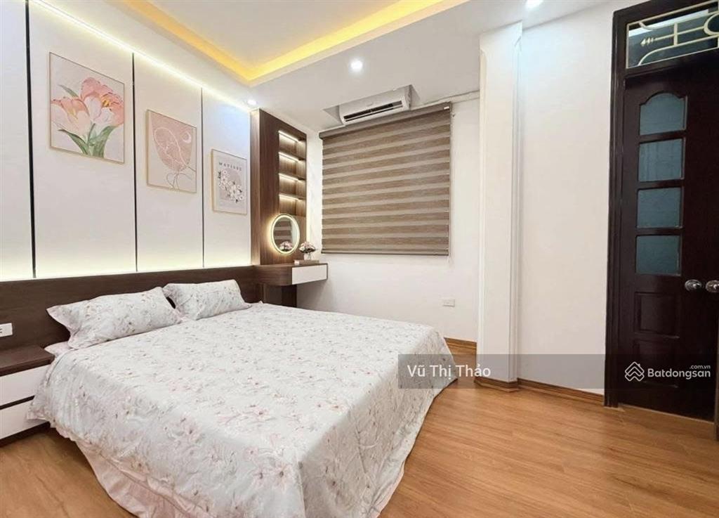 Chính chủ bán nhà tập thể đường võ thị sáu, thanh nhàn, 50m, gần hồ, gần công viên, ô tô đỗ cửa.