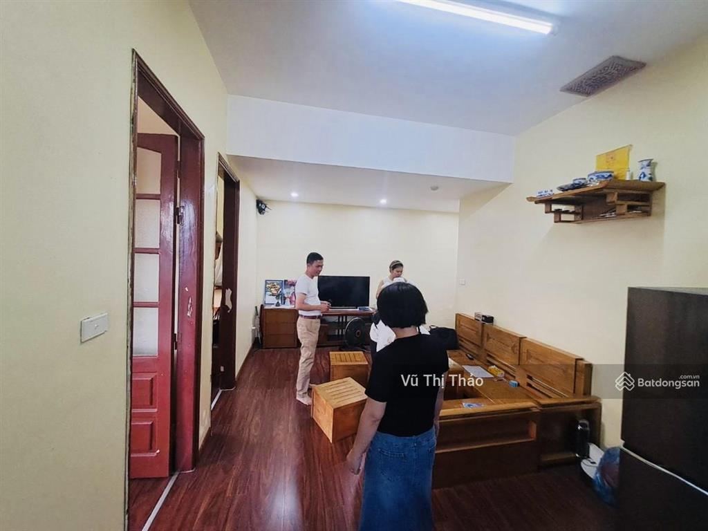 Chính chủ bán nhà tập thể võ thị sáu, thanh nhàn, 50m, ô tô đỗ cửa, sổ đỏ lâu dài, tặng full nt