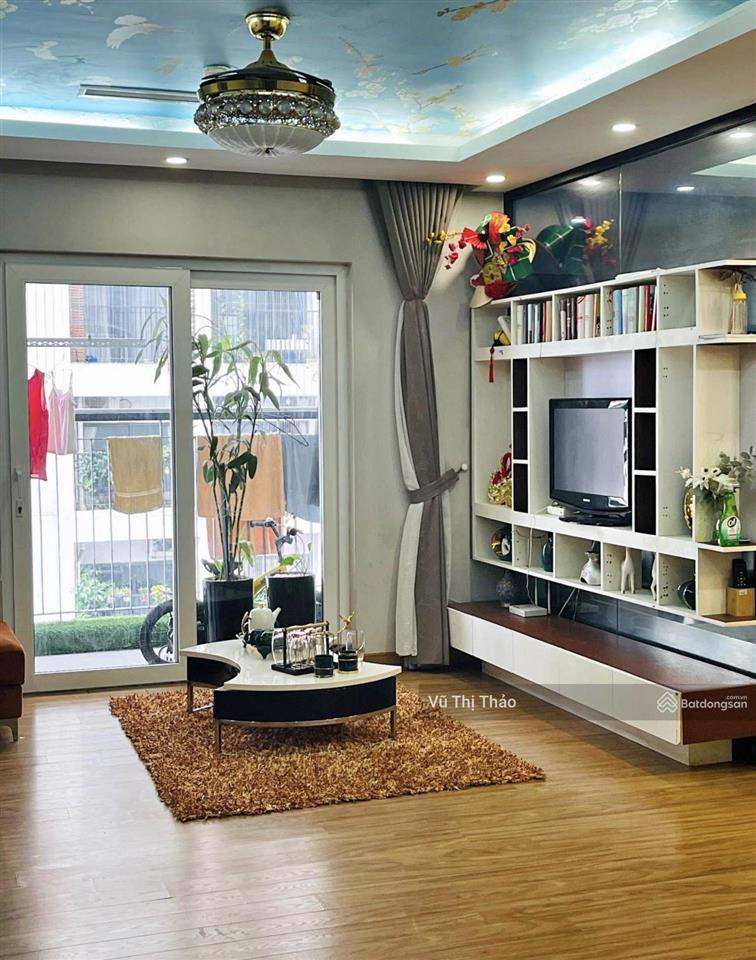 Chính chủ bán nhà tập thể tầng thấp, chùa láng, nguyên hồng, 55m2, có bãi xe, ô tô đỗ cửa, sổ sẵn