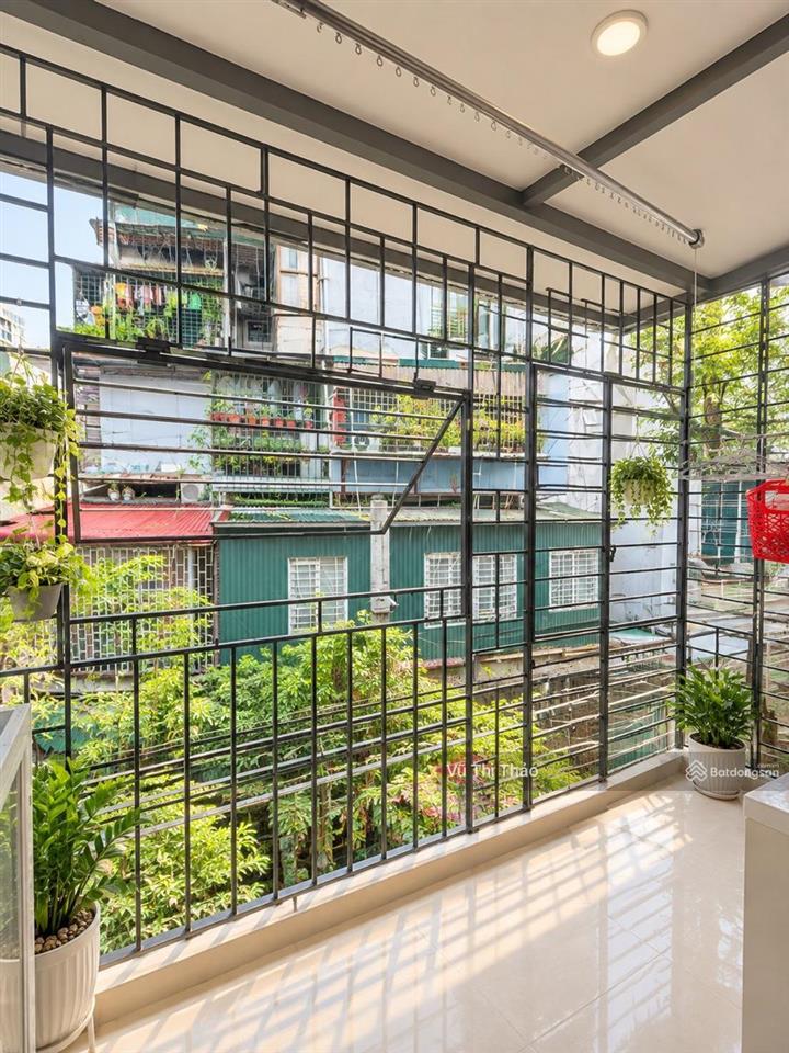 Chính chủ bán nhà tập thể tầng thấp kim mã, đội cấn, sổ to, sd 68m2, 3 ngủ, ô tô đỗ cửa, sổ lâu dài