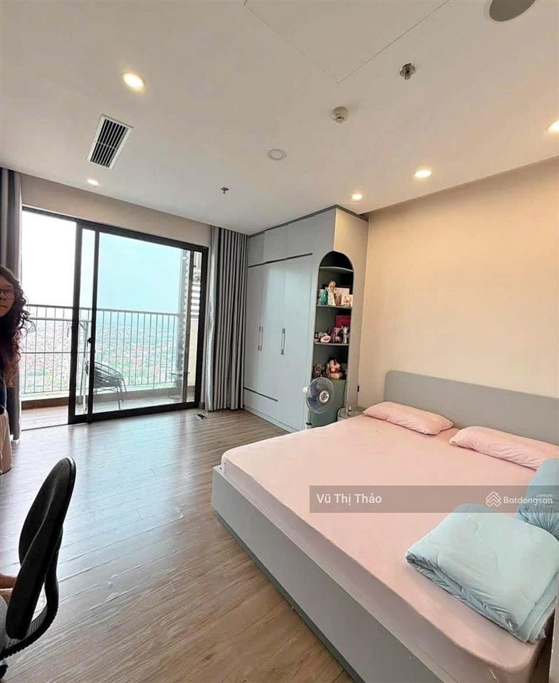 Chính chủ bán nhà chung cư có thang máy, 71m, sổ đỏ lâu dài, nhà thoáng, ô tô vào chân tòa, bán gấp