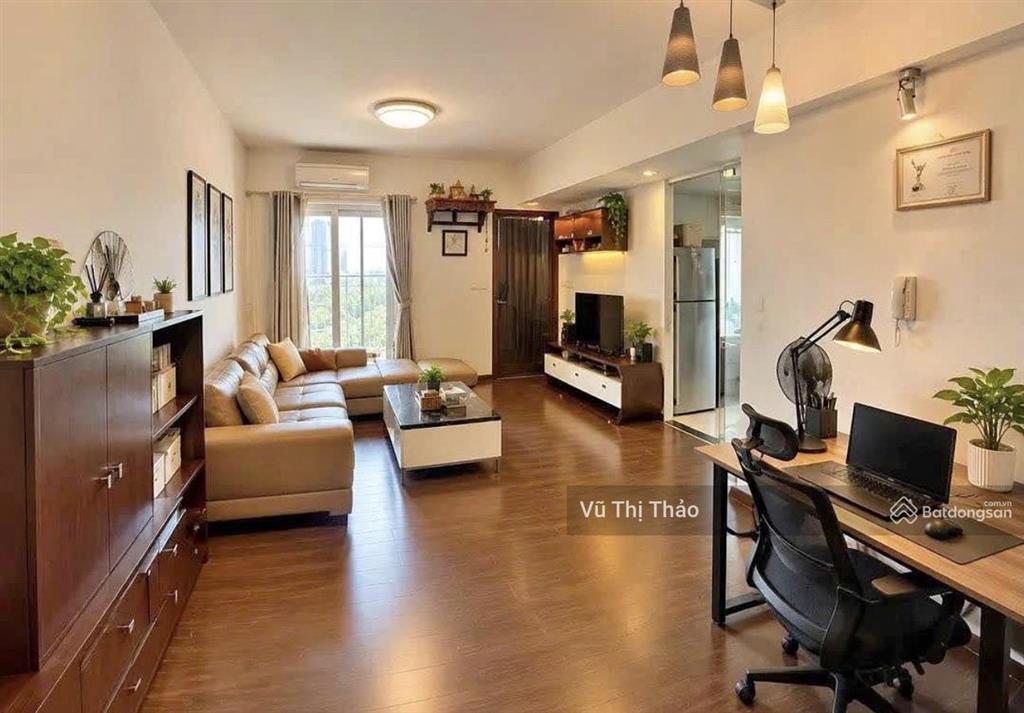 Chính chủ bán nhà chung cư có thang máy, 71m, sổ đỏ lâu dài, nhà thoáng, ô tô vào chân tòa, bán gấp