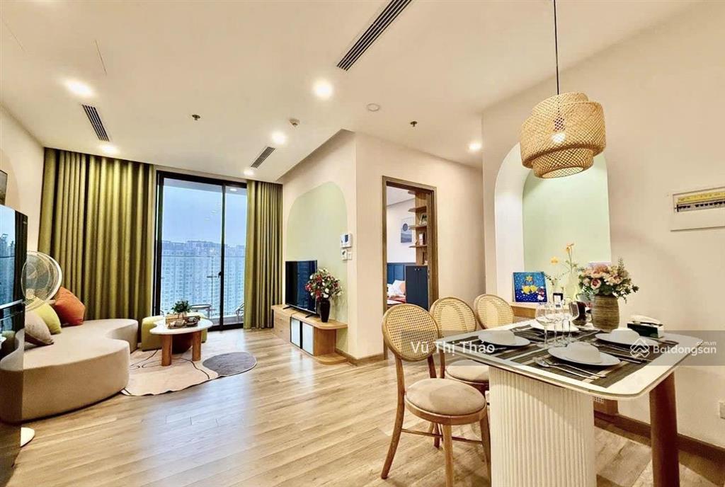 Chính chủ bán 2 sàn nhà tập thể 100m2, kim mã, sổ đỏ lâu dài, ô tô đỗ cửa, nhà rất thoáng, bán gấp
