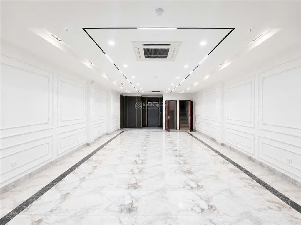 Bán nhà vp mặt phố tại hoàng ngân, 65 tỷ, 106m2, 9 tầng, 8p thông sàn, 10wc, chính chủ