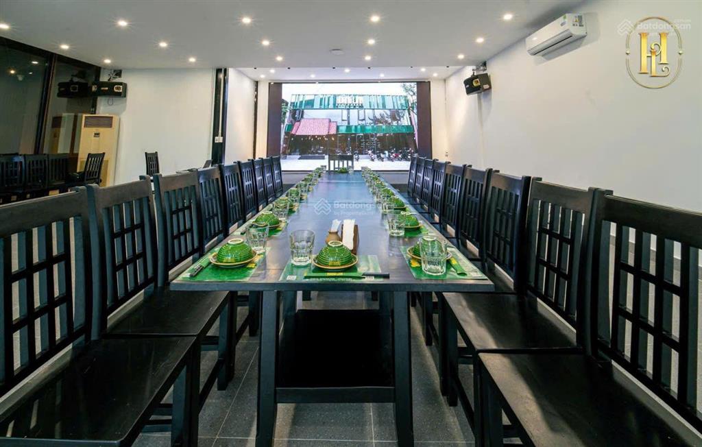 Bán combo khách sạn + nhà hàng view sông đồng hới dòng tiền 180tr/tháng, chỉ 46 tỷ