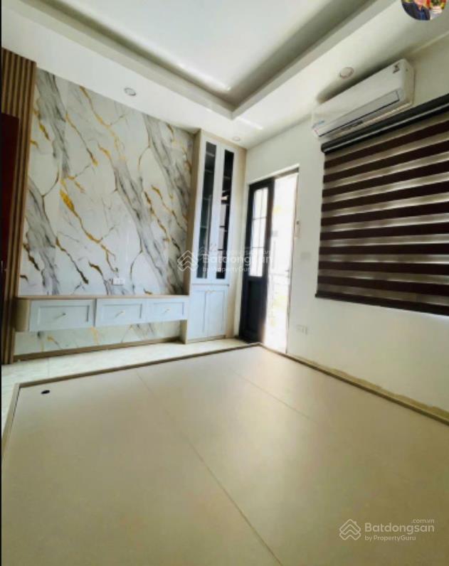 Cực sốc chủ cần tiền giảm 1,3 tỷ  89 lạc long quân, 40m2, 6 tầng, ô tô ngủ trong nhà, 9 phòng kk